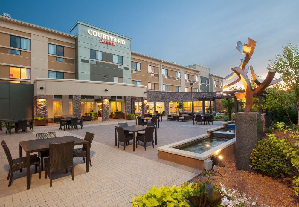 Courtyard Mankato Hotel & Event Center Екстер'єр фото