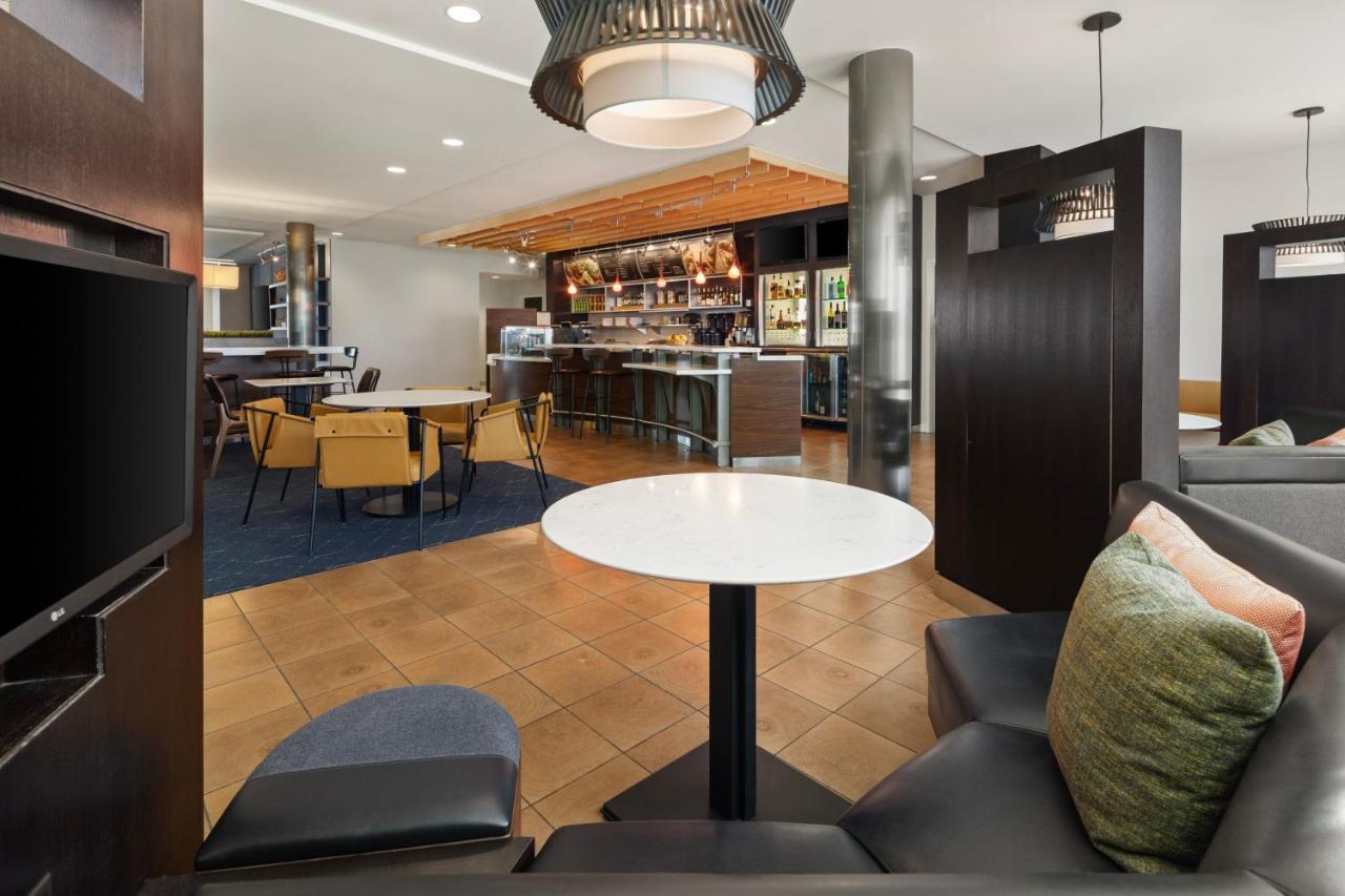 Courtyard Mankato Hotel & Event Center Екстер'єр фото