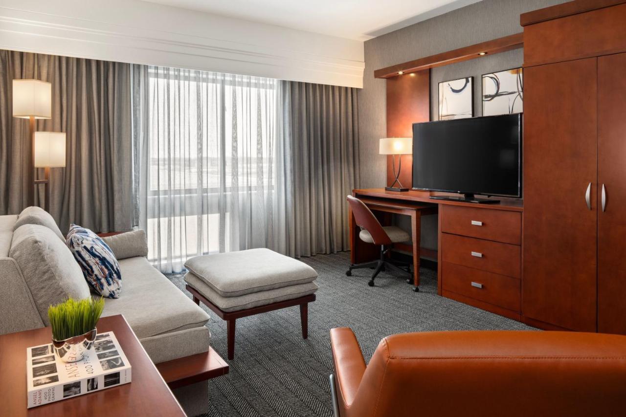 Courtyard Mankato Hotel & Event Center Екстер'єр фото