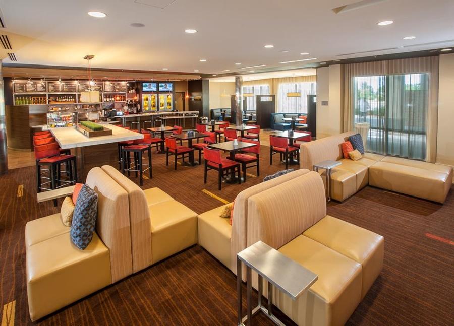 Courtyard Mankato Hotel & Event Center Екстер'єр фото