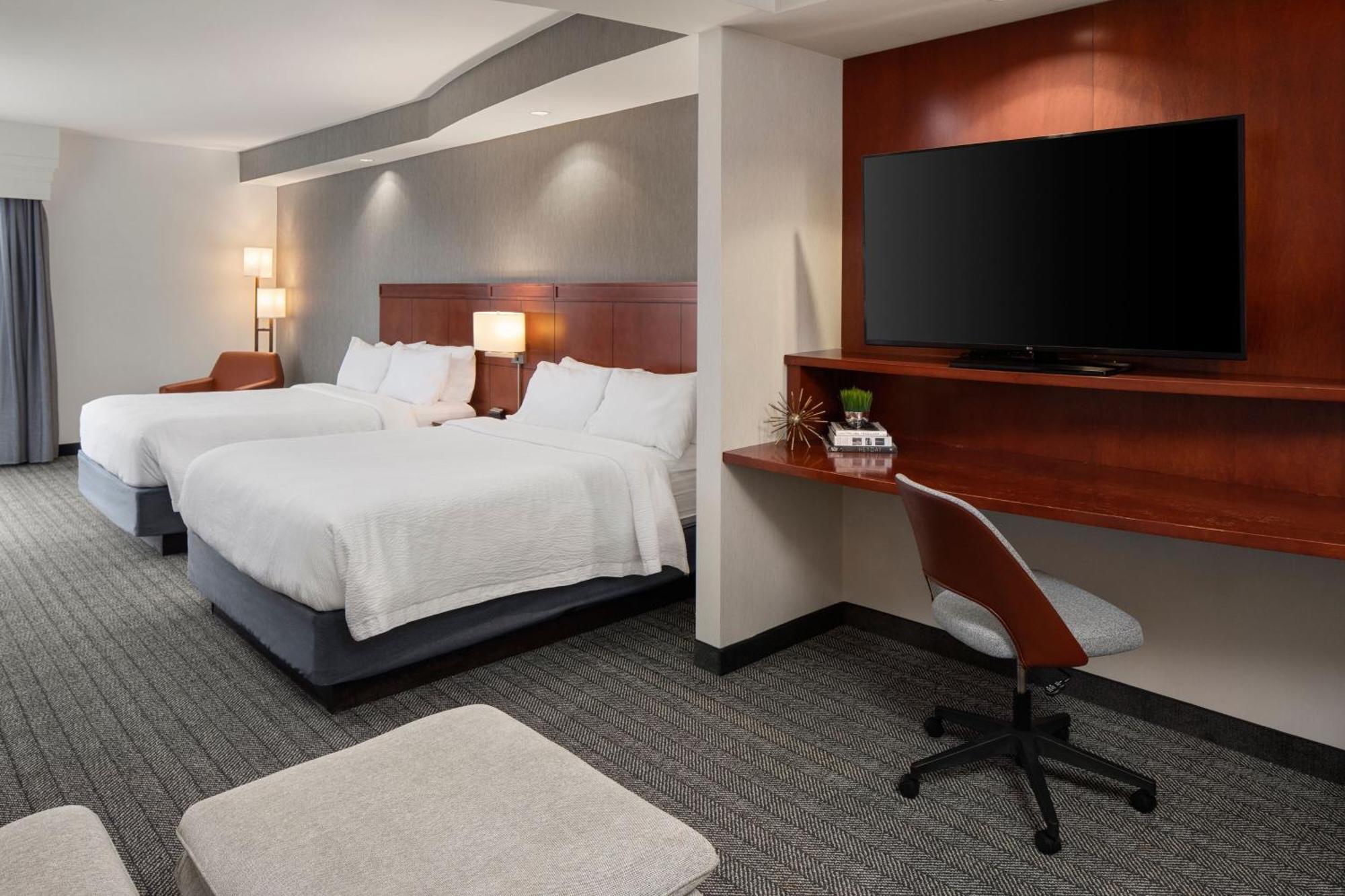Courtyard Mankato Hotel & Event Center Екстер'єр фото