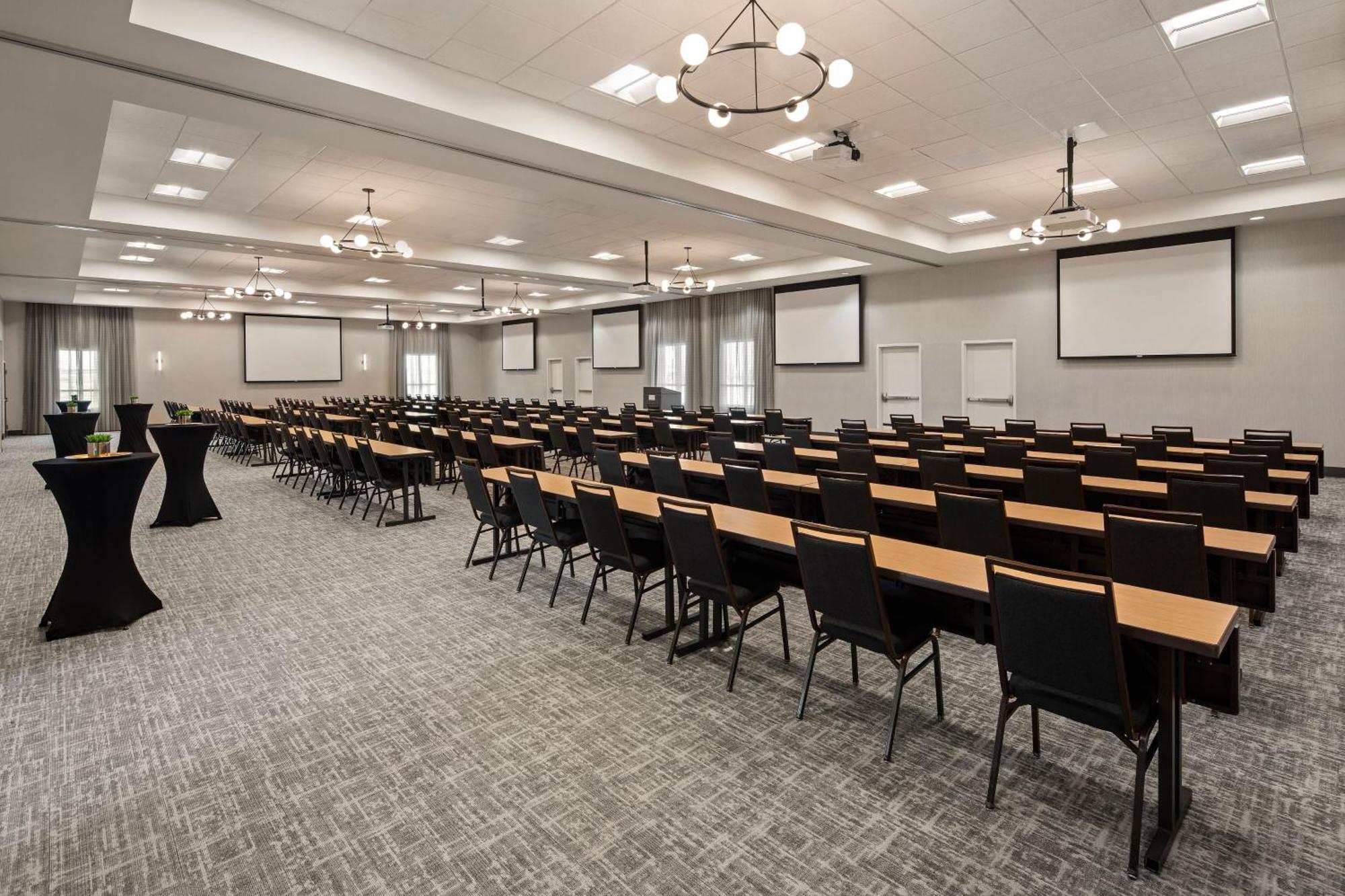 Courtyard Mankato Hotel & Event Center Екстер'єр фото